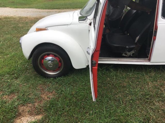 1974 White Volkswagen Beetle - Classic Coupe
