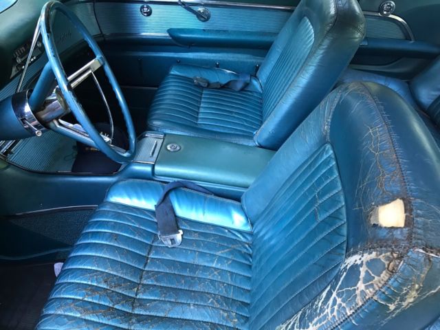 1961 Baby blue Ford Thunderbird Coupe