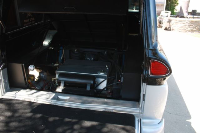 1966 Black/Silver GMC Suburban SUV