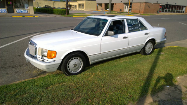 1990 Mercedes-Benz 300-Series