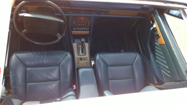 1990 Mercedes-Benz 300-Series