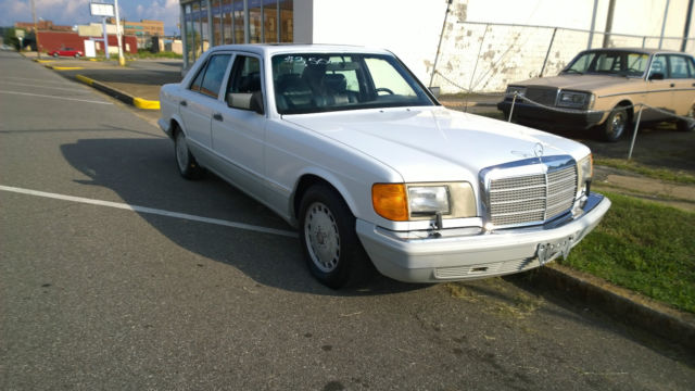 1990 Mercedes-Benz 300-Series
