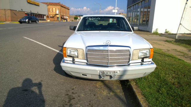 1990 Mercedes-Benz 300-Series