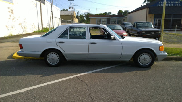 1990 Mercedes-Benz 300-Series