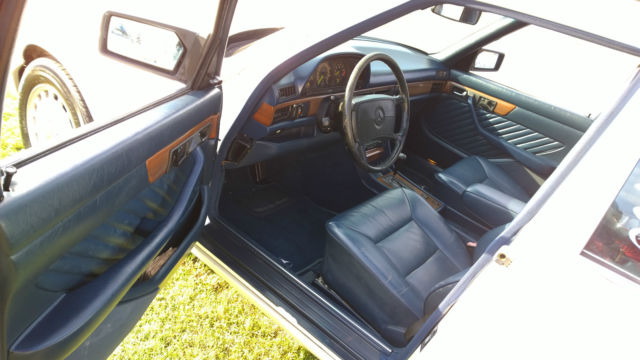 1990 Mercedes-Benz 300-Series