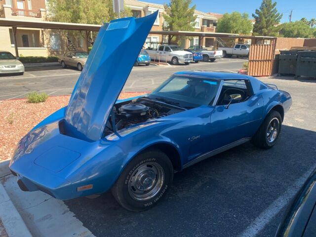 1976 White Chevrolet Corvette Coupe