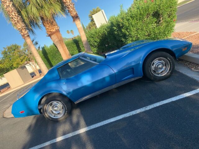 1976 White Chevrolet Corvette Coupe