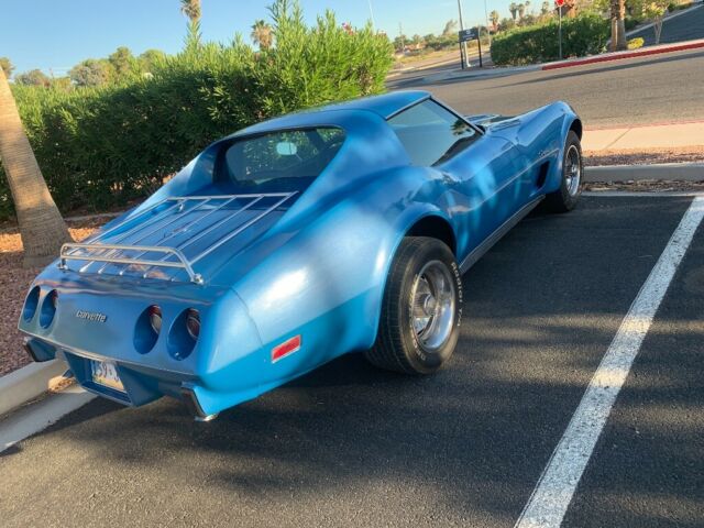 1976 White Chevrolet Corvette Coupe