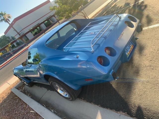 1976 White Chevrolet Corvette Coupe