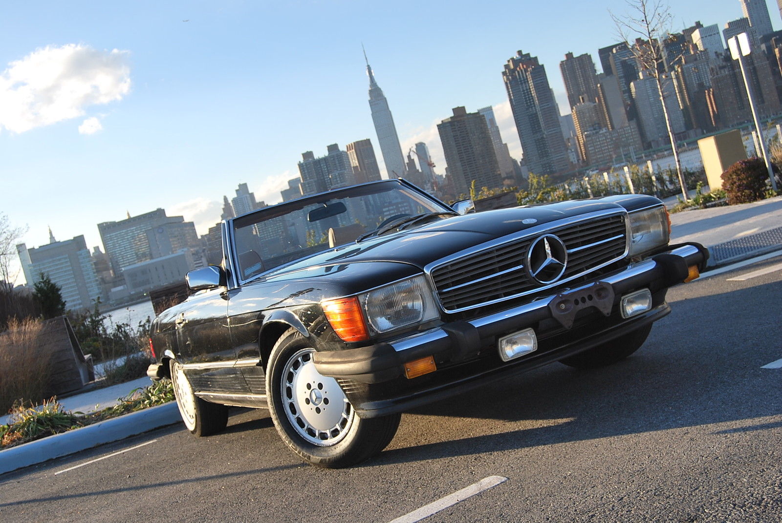 1987 Black Mercedes-Benz 500-Series Convertible