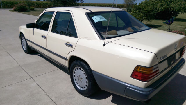1987 Beige Mercedes-Benz 300-Series 4 door