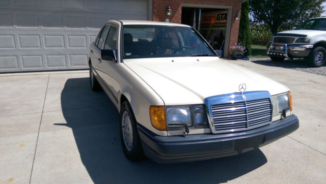 1987 Beige Mercedes-Benz 300-Series 4 door