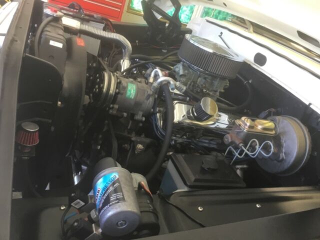 1971 White Ford F-100 Standard Cab Pickup