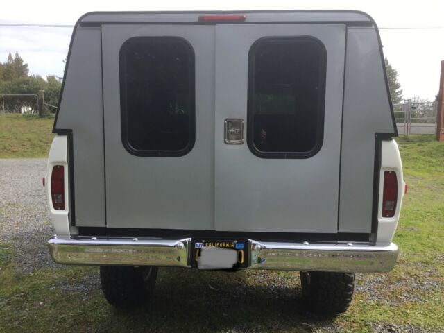 1971 White Ford F-100 Standard Cab Pickup