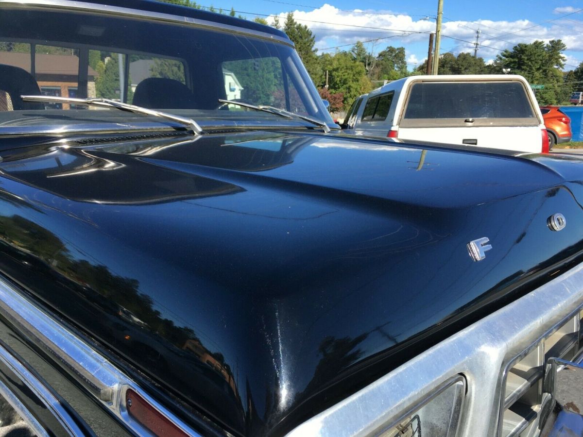 1974 Ford F-100 Standard Cab Pickup