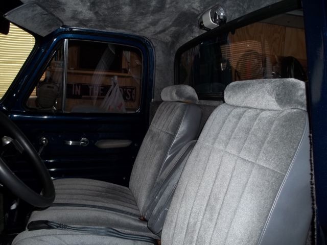 1954 Midnight Blue Ford F-100 Cab & Chassis