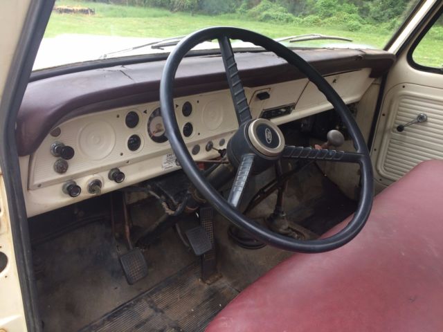 1968 White Ford F-550 Dump Truck