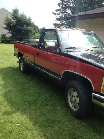 1991 Red & Black Chevrolet Other Pickups Standard Cab Pickup
