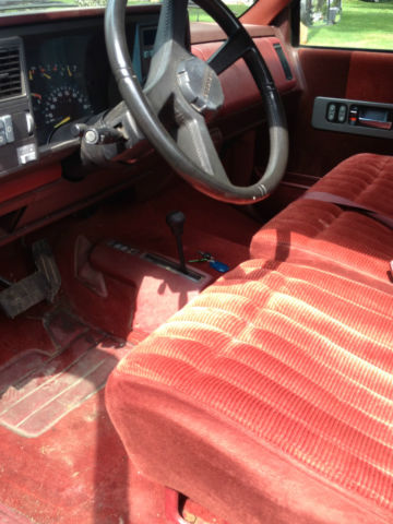 1991 Red & Black Chevrolet Other Pickups Standard Cab Pickup