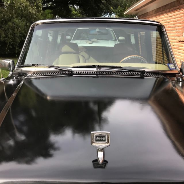 1991 Black Jeep Wagoneer Wagon