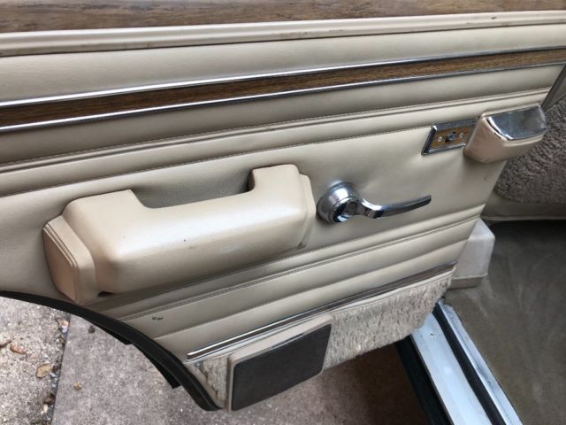 1991 Black Jeep Wagoneer Wagon