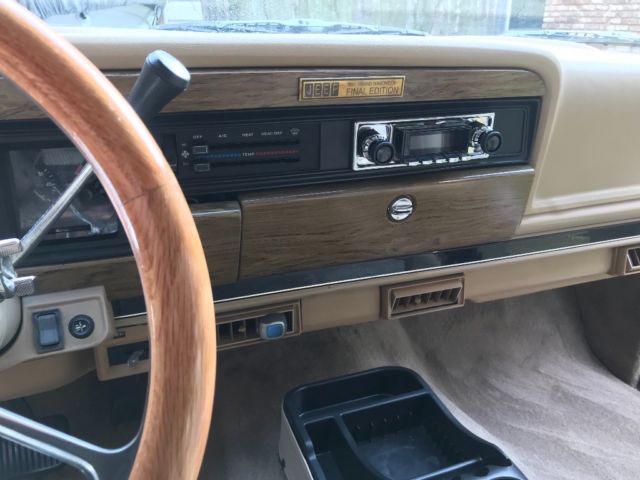 1991 Black Jeep Wagoneer Wagon