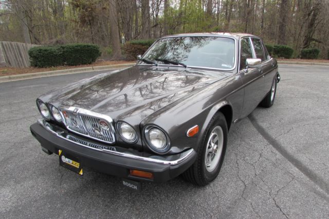 1986 Gray Jaguar XJ6 Sedan