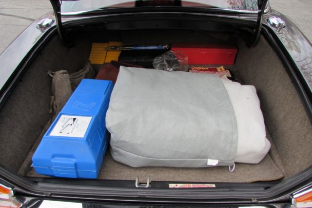 1986 Gray Jaguar XJ6 Sedan