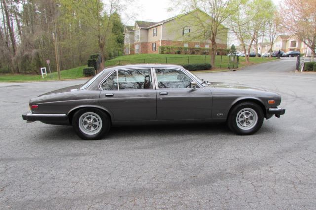 1986 Gray Jaguar XJ6 Sedan