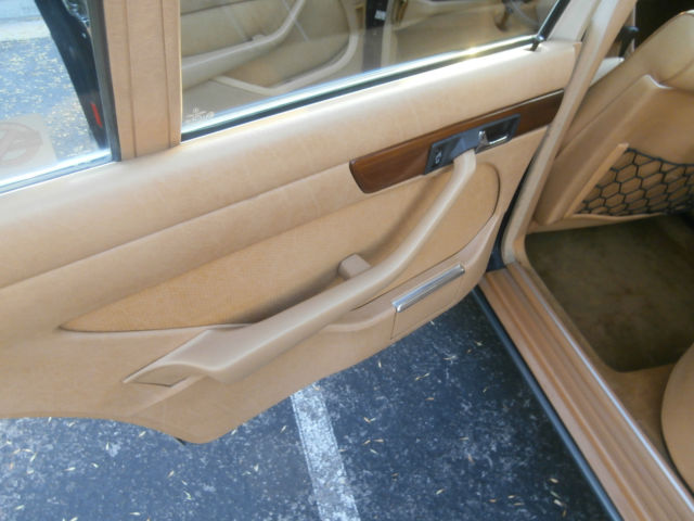 1988 mid night blue Mercedes-Benz 300-Series Sedan