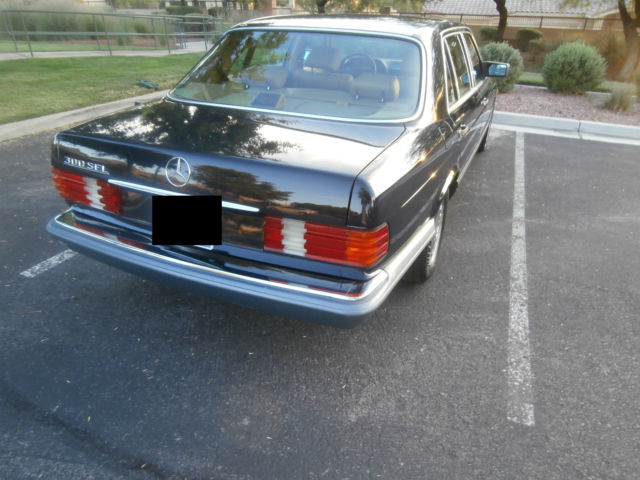 1988 mid night blue Mercedes-Benz 300-Series Sedan