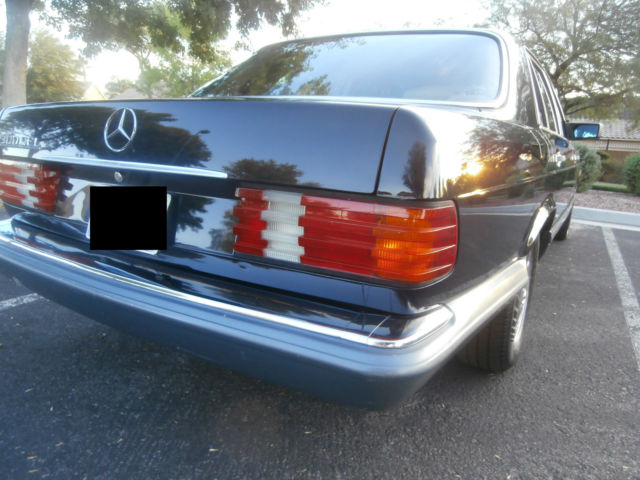 1988 mid night blue Mercedes-Benz 300-Series Sedan