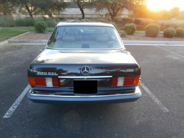 1988 mid night blue Mercedes-Benz 300-Series Sedan