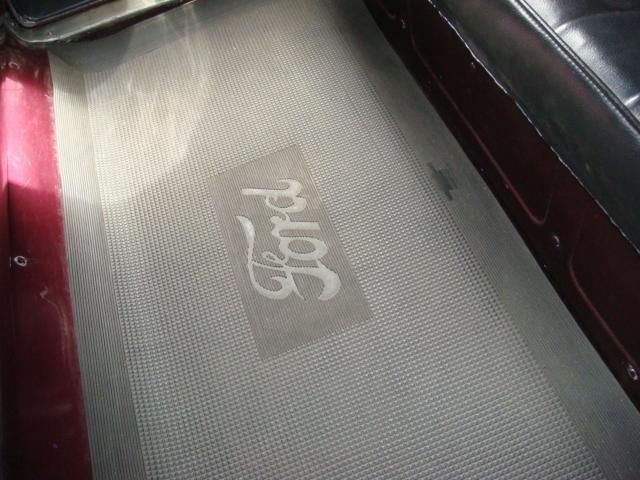 1927 Black & Maroon Ford Model T turer