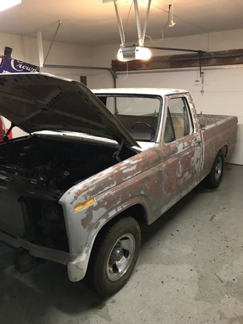 1980 White Ford F-100 Standard Cab Pickup