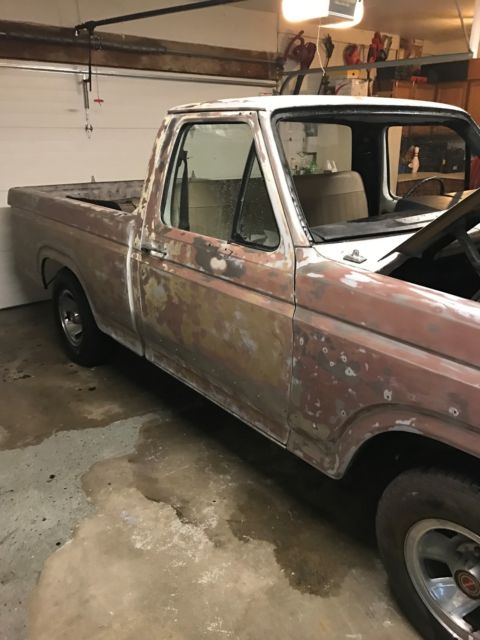 1980 White Ford F-100 Standard Cab Pickup