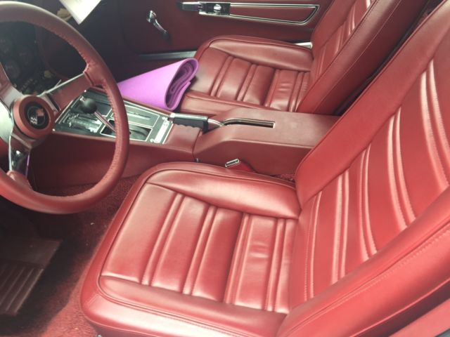 19730000 Silver Chevrolet Corvette