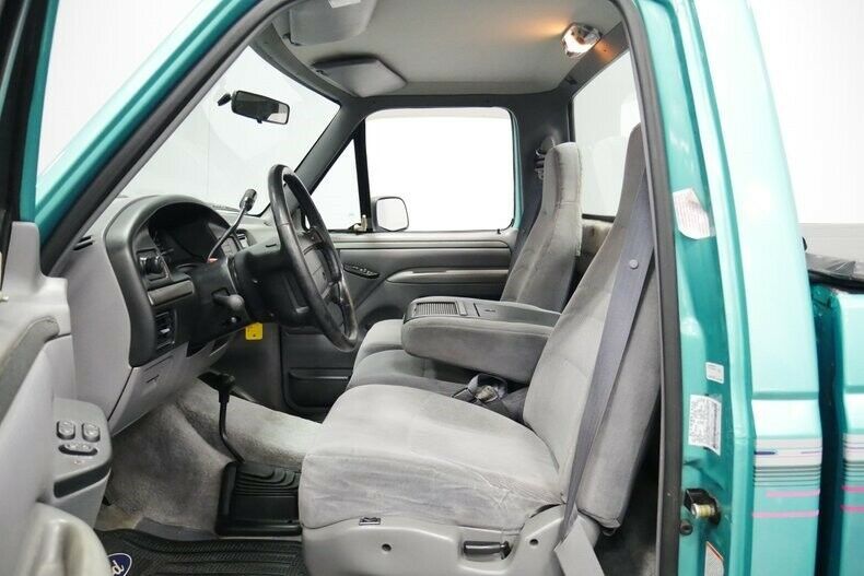 1994 Green Ford F-150 Pickup Truck