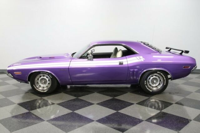 1971 Plum Crazy Dodge Challenger Hardtop