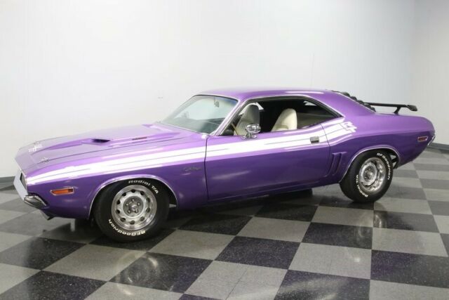 1971 Plum Crazy Dodge Challenger Hardtop