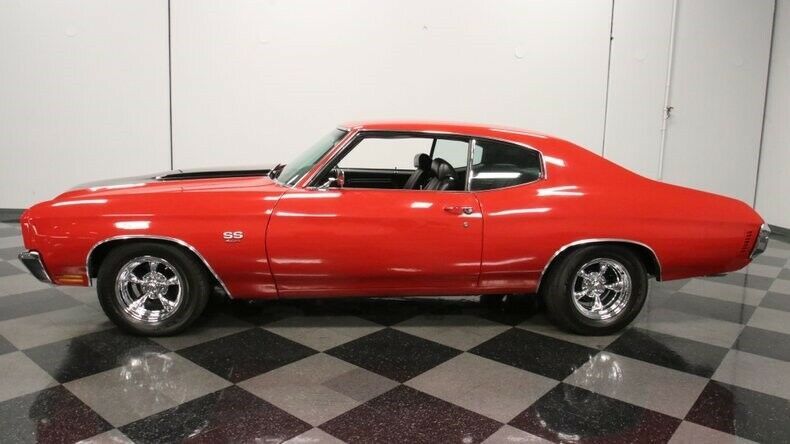 1970 Red Chevrolet Chevelle Coupe