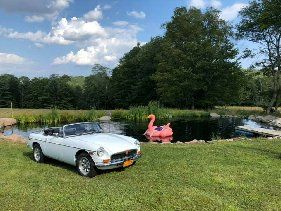 1976 White MG MGB Convertible