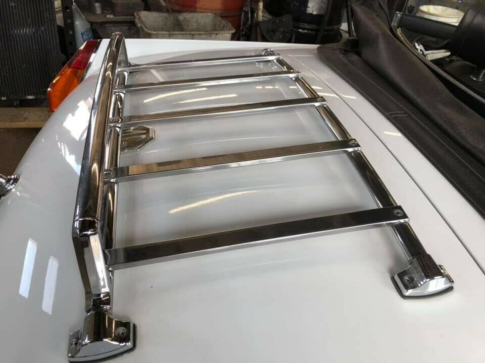 1976 White MG MGB Convertible