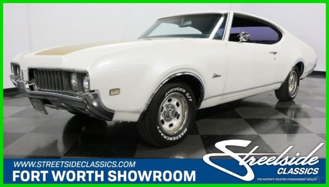1969 White Oldsmobile Cutlass