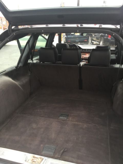1994 Black Mercedes-Benz 300-Series Wagon
