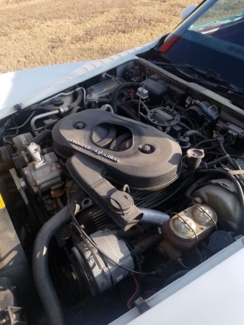 1982 White Chevrolet Corvette Coupe