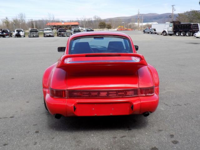 1983 Red Porsche 911
