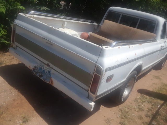 1972 White Chevrolet C-10