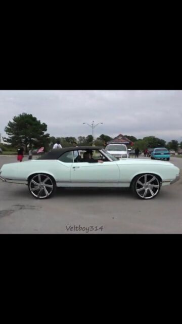1970 Light mint green Oldsmobile Cutlass Convertible
