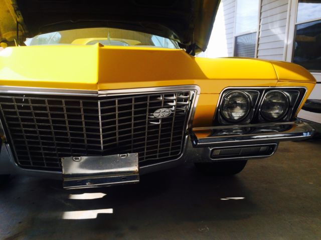 1972 Yellow Buick Riviera Coupe